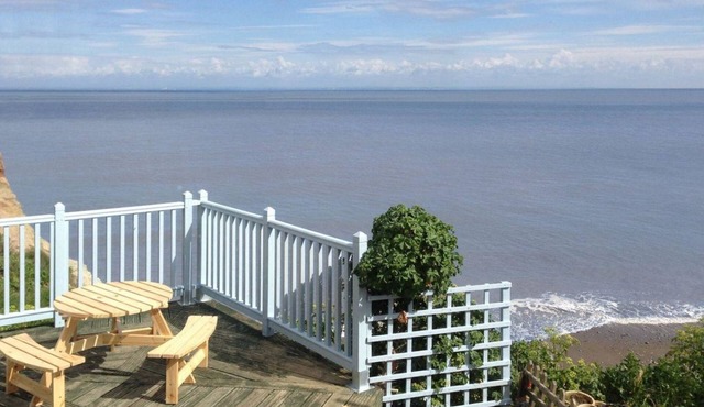 ANCHORAGE, country holiday cottage, with a garden in Watchet