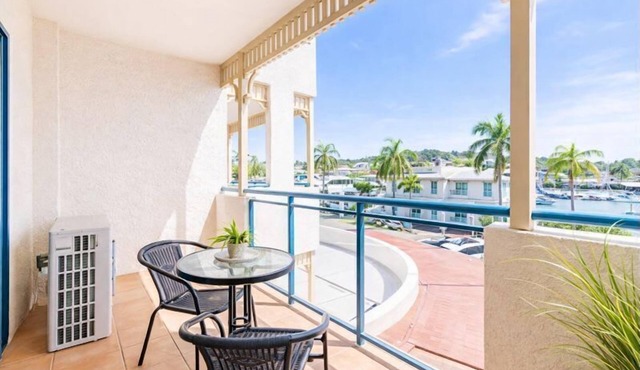 Anchorage Escape Studio, steps to Townsville CBD, Ferry & Stadium