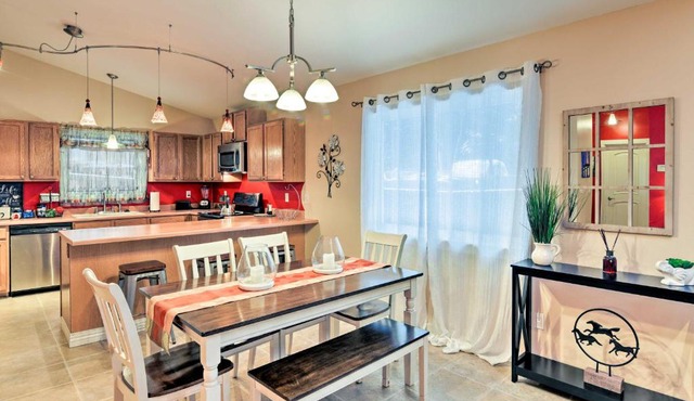 Anchorage House with Private Deck, 8 Mi to Downtown!