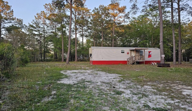 Anchored Aweigh - Cozy fishing retreat only 5 minutes to the beach!