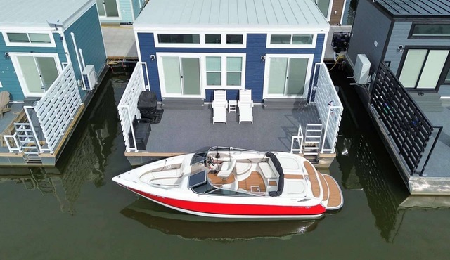 Anchors Away - Floating House on Lake Cumberland