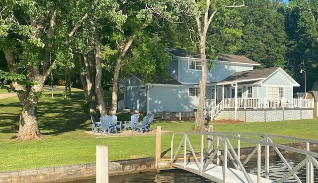 Anchors Away-nEnjoy our 3bedroom/3bath home on the lake!