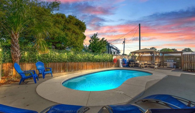 Anchors Away ~ Gulf View with Private Pool, Golf Cart & Fire Pit