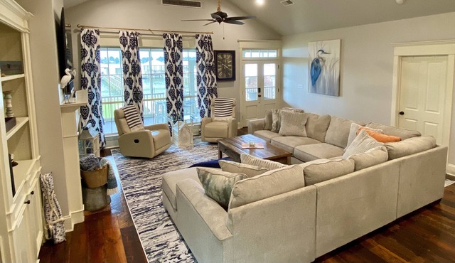 Anchors Aweigh~Family, Couples, Groups~Private Dock/Pier