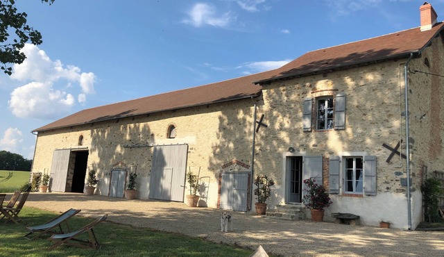 Ancienne Metairie Faisant Face A SES Terres