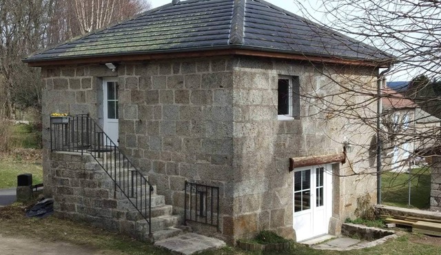 Ancien Four à Pain Typique de la Région Pour un Séjour à 2, Sportif ou Culturel