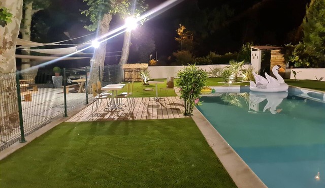 Ancien Hôtel, chambres individuelles, Piscine situé Le Creusot