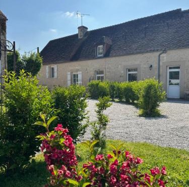 Ancien presbytère, grand jardin, proche Argentan et forêt, 8-9p