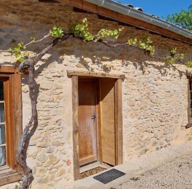 Ancienne dépendance pierre et bois