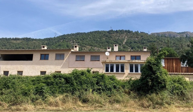 Ancienne Ferme à la Montagne à 1000 m et à 45 mn de L'aéroport de Nice