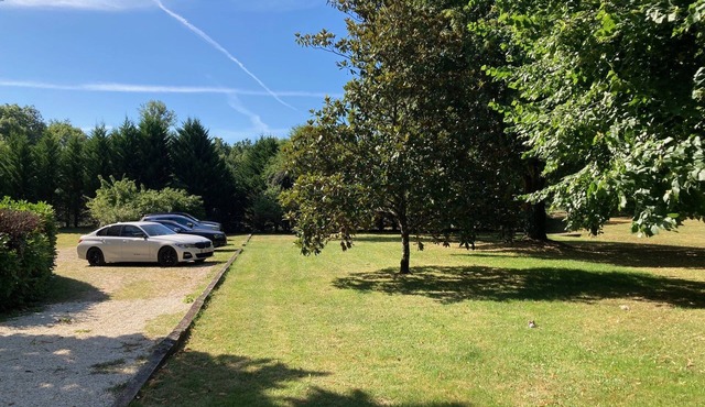 Ancienne Gare Réaménagée Dans un Parc Entierement Clos