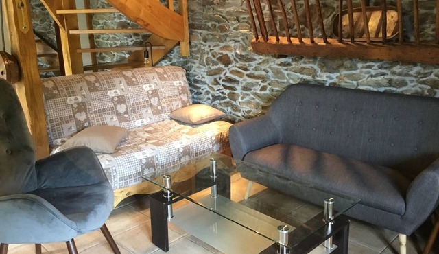 Ancienne Grange Rénovée à la Frontière Espagnole