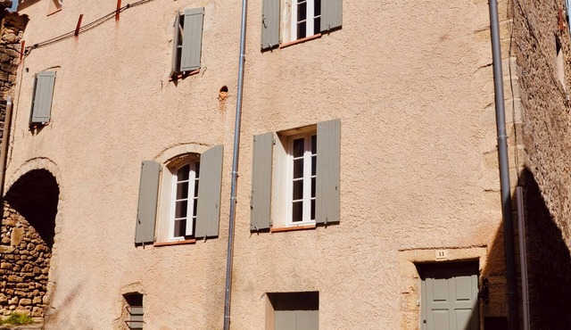 Ancienne maison dans un village perché