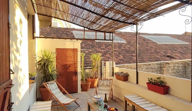 Ancienne Savonnerie 5 minutes from Palais Longchamp - 100m2 + shaded terrace