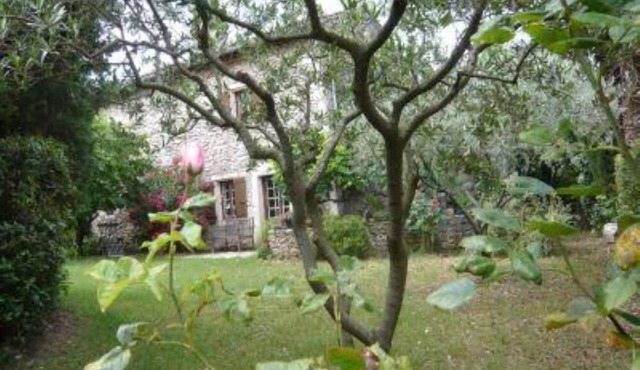 Ancient and charming house with garden near the Ceze river