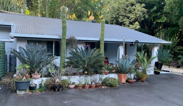 Ancient Gardens Guesthouse & Botanical Gardens