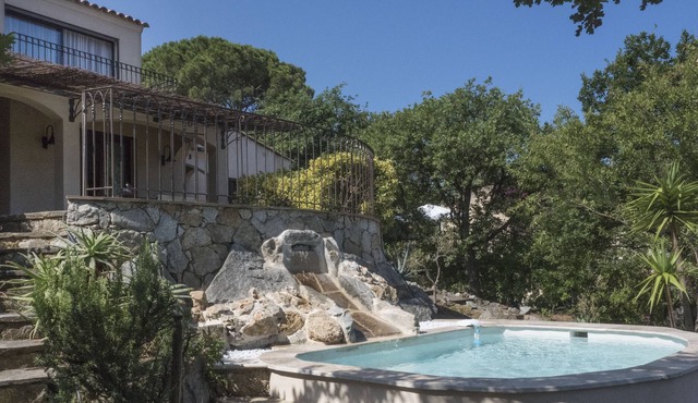 AND BEYOND THE SEA ... Warm and family villa