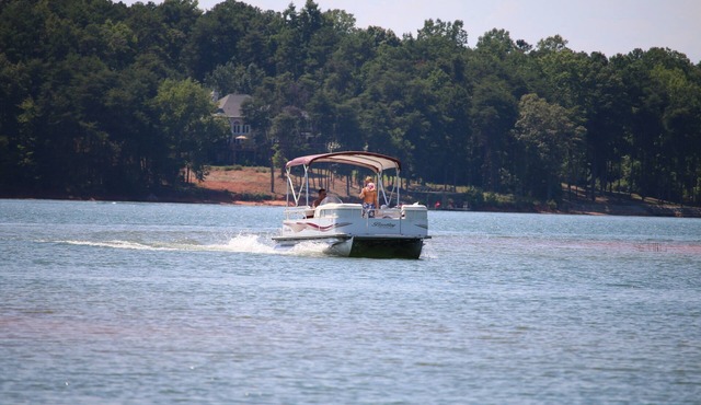 ANDERSON, SC - LAKEFRONT NEAR GREENPOND & GOLF COURSE -FIREPIT/PONTOON RENTAL