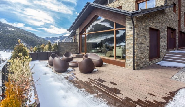 Andorra Mountain - Four Bedroom Chalet, Sleeps 8