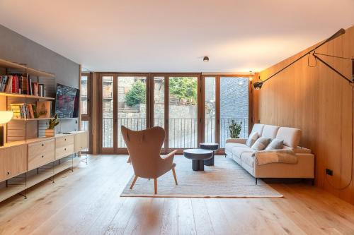 Andorra Mountain Retreat l 1 minute walk to Ski Slopes l Hiking Trails, Pool, Sauna & Gym l by Bones Vacances