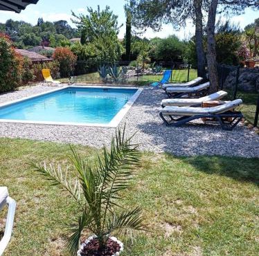 Anduze Gîte Les Lauriers au "Petit Clos des Cigales"