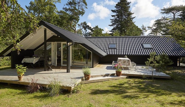 "Andy" - 150m from the sea by Interhome