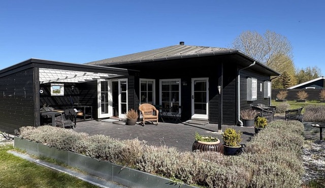"Anelle" - 1.2km to the fjord by Interhome