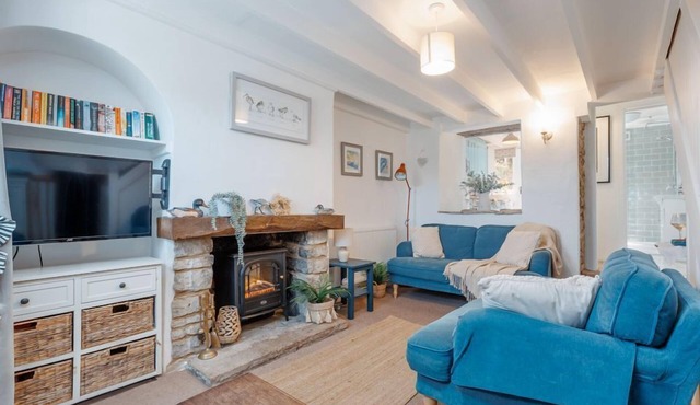 Angel Cottage, Swanage. Sleeps 2 + Baby