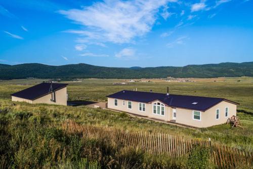 Angel Fire Home: Sangre de Cristo Mountains View!