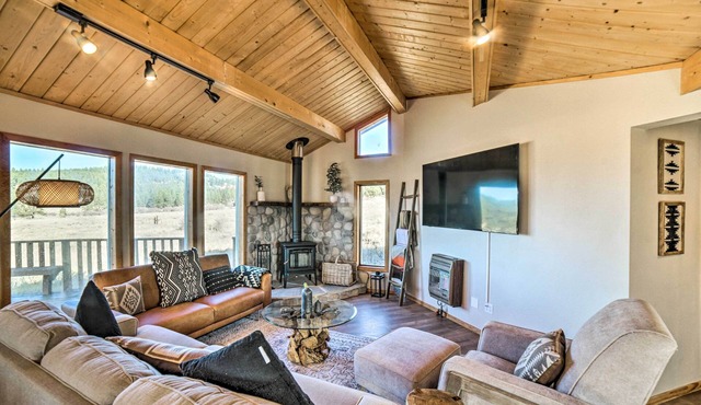 Angel Fire Mtn View Cabin w/Hot Tub: 2 Mi to Ski