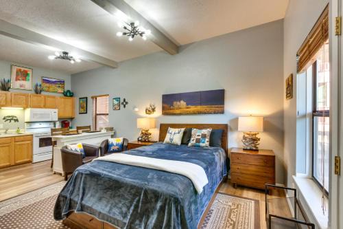 Angel Fire Studio w/Fireplace, Walk to Resort!