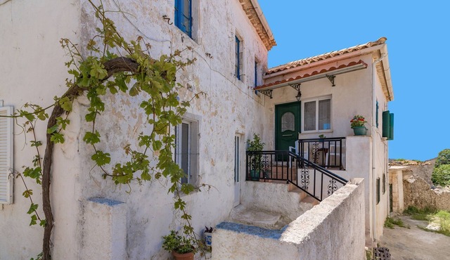 Angel's 2-Bedroom Traditional House