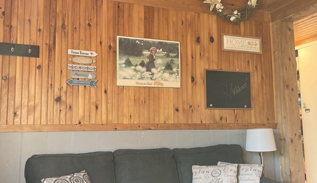 Angela’s Cottage by the sea- steps away from private beach!