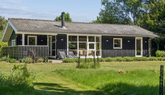 "Angelika" - 1.3km from the sea by Interhome