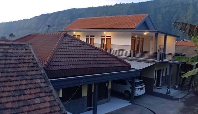 Anggun Bromo House
