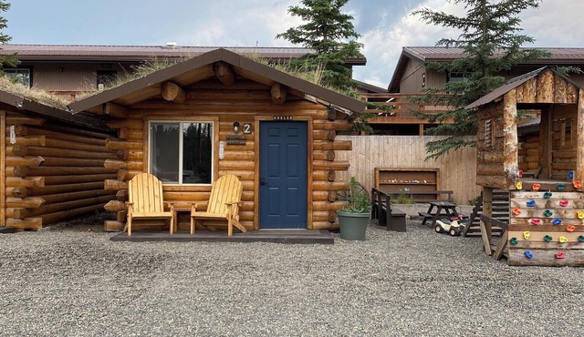 Angler Cabin-Modern Comfort in the Last Frontier (For families or casual travelers)