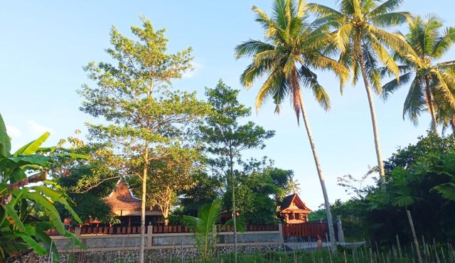Angler Homestay & Joglo