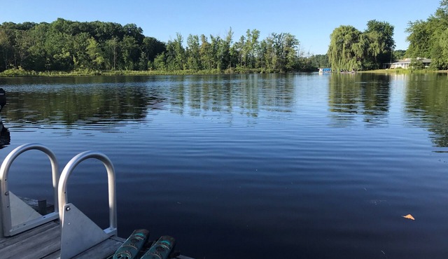 Angler's Cove - Family Friendly Lakefront Cottage