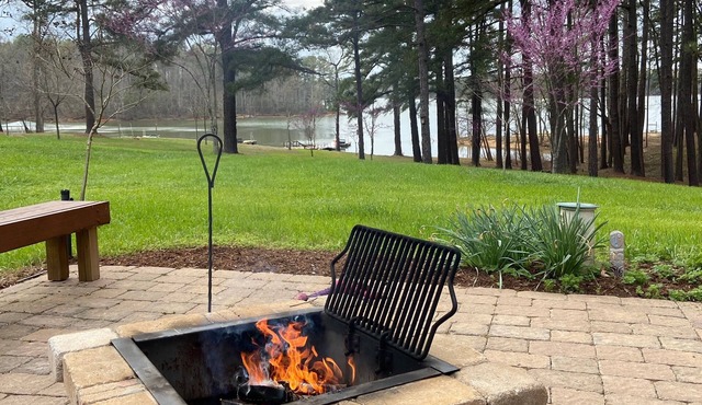Angler's Den~Kerr Lake Life! Lake Front, Kayaks & Boat Dock