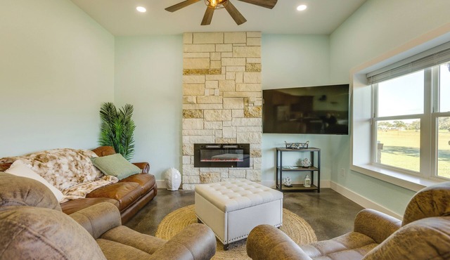 Angler's Paradise: Townhome 2 Mi to Matagorda Bay