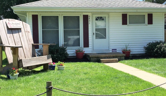 Anglers Anchor-Cozy Cottage on Lake Erie Near Port Clinton, Beaches, Firepit