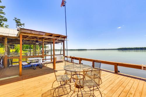 Anglers Cabin on Lake Talquin Less Than 1 Mi to Marinas