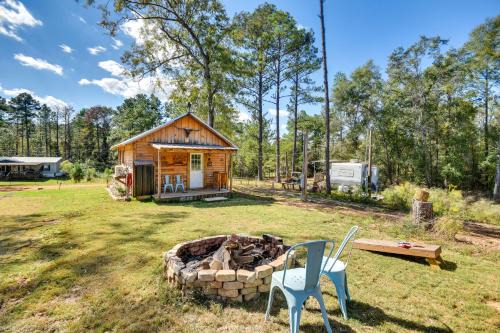 Anglers Getaway! Rustic Cabin on Lake Eufala