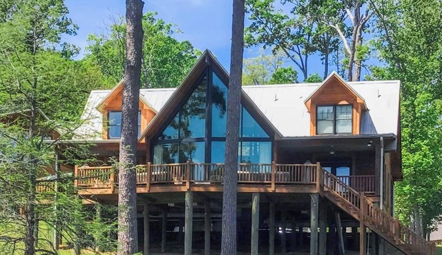 Anglers ReLeaf Premier+ Lodge & Cabin Double Sun Deck & Dock, Prime Fishing