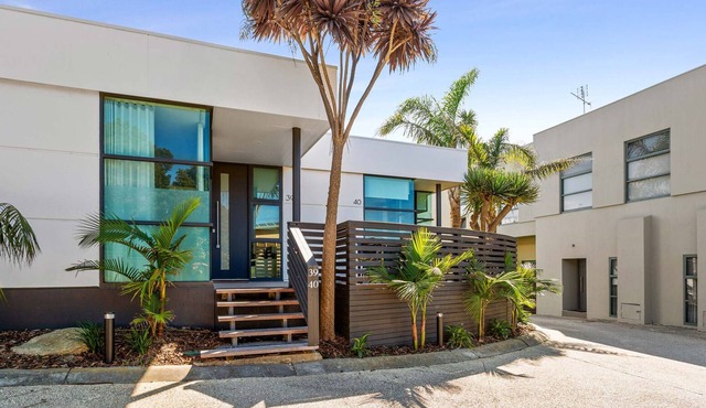 Anglesea Waterfront 40 - walk to the beach and river