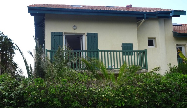 ANGLET, love bedroom, apartment T3, facing GOLF LE PHARE