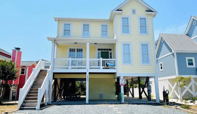 Angling Inn/111 Frigate: Spacious 4BR home in Holden Beach, perfect for adventures!