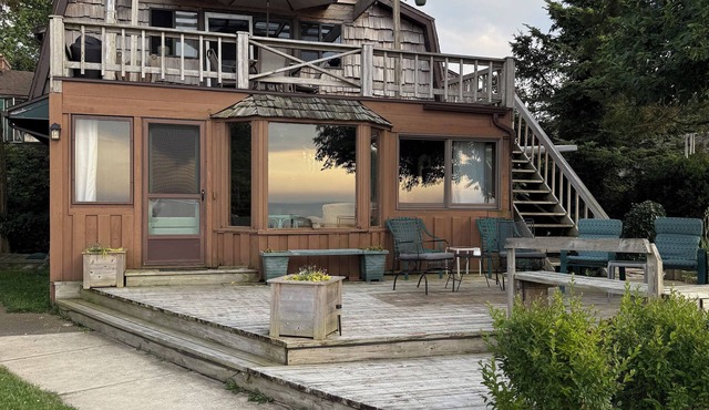 Angola on the Lake- Grandview Bay-25 minutes from Highmark Stadium