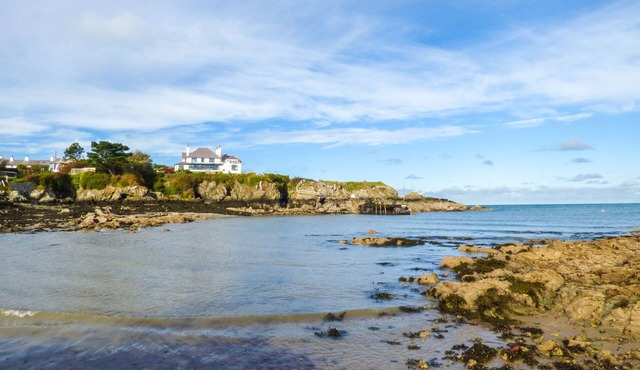 ANGORFA, pet friendly, country holiday cottage in Cemaes Bay