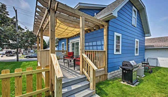 'Ania's Retreat' w/Deck: Walk to Lake Michigan!